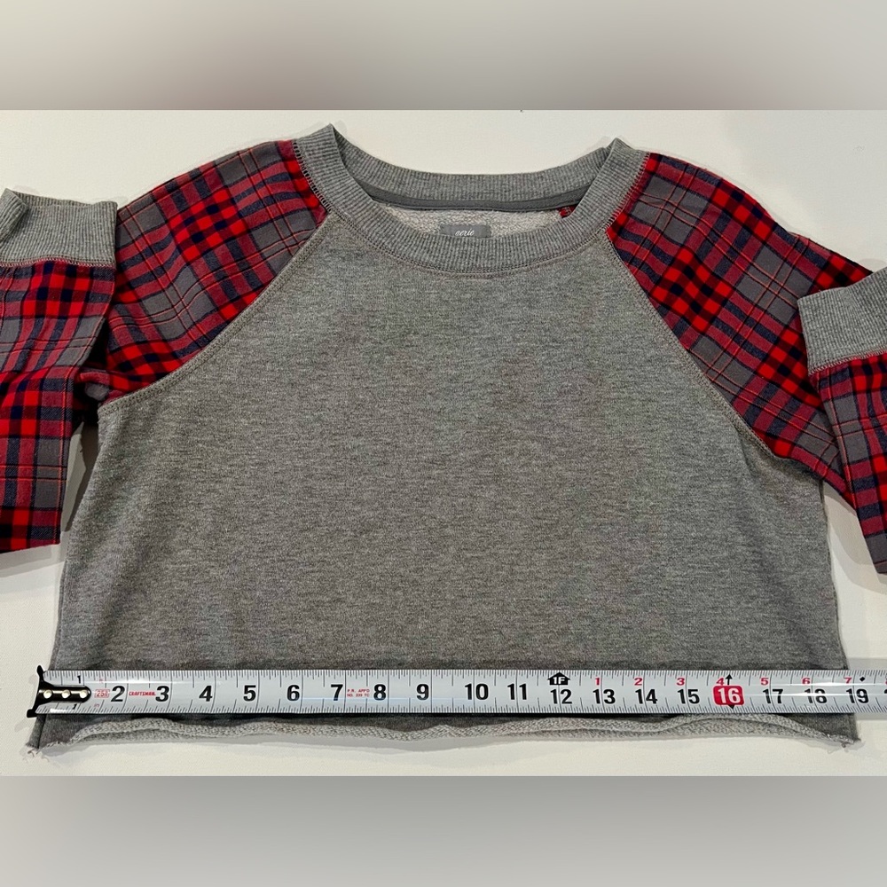 Aerie Flannel Crop Top Sweater Grey Red Plaid Size Small - Picture 3 of 8